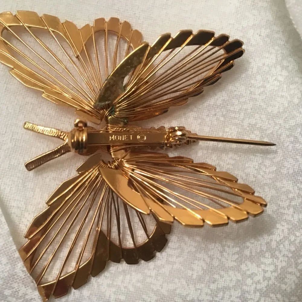 Beautiful Monet Goldtone Butterfly Pin - Picture 5 of 5
